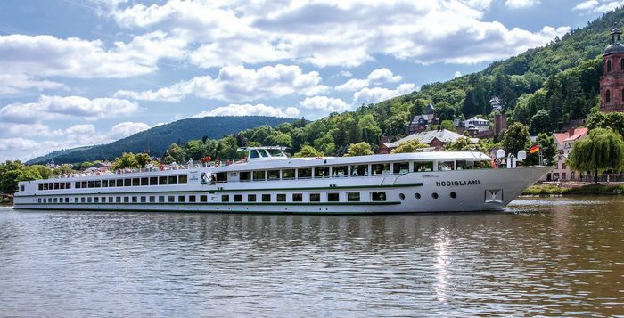 Shore excursions and activities on MS Modigliani